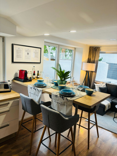 Entire Apartment, Jacuzzi, Terrace, 55' TV, Kitchen, Rain Shower - Gallery - 4
