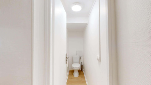 Room in Rue Saint-Vincent de Paul, Clermont-Ferrand for 130 m² with 5 bedrooms - Gallery - 4