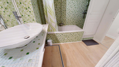 Room in Rue Saint-Vincent de Paul, Clermont-Ferrand for 130 m² with 5 bedrooms - Gallery - 11