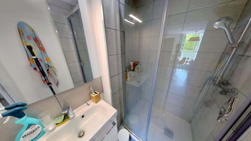 Room in Avenue de la Libération Charles de Gaulle, Le Bouscat for 75 m² with 5 bedrooms