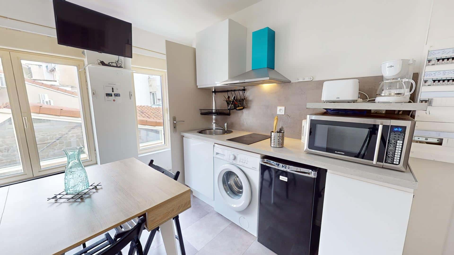 Apartment In Rue Des Martyrs De Vingré, Saint-Étienne For 25 M² - 1
