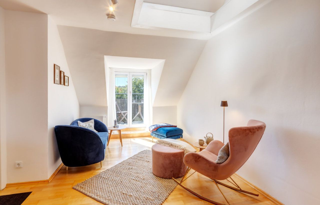 Furnished 2-Room Apartment With Balcony In Glockenbachviertel - 3
