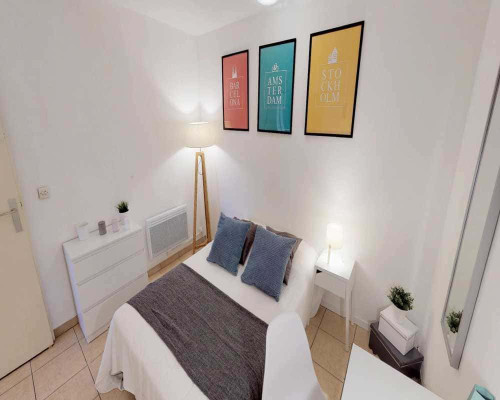 Chambre dans le Boulevard Montebello
