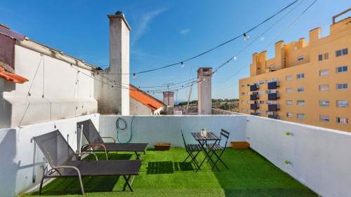 Apartment in Rua João do Nascimento Costa, Lisboa for 75 m² with 2 bedrooms