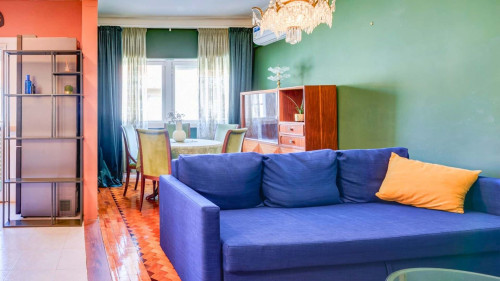 Apartment in Rua João do Nascimento Costa, Lisboa for 75 m² with 2 bedrooms