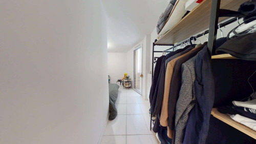 Room in Rue de la Compagnie du Midi, Bordeaux for 99 m² with 4 bedrooms
