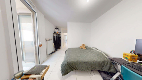 Room in Rue de la Compagnie du Midi, Bordeaux for 99 m² with 4 bedrooms