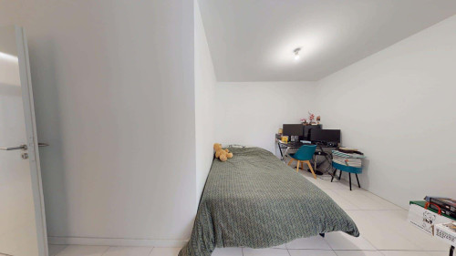 Room in Rue de la Compagnie du Midi, Bordeaux for 99 m² with 4 bedrooms
