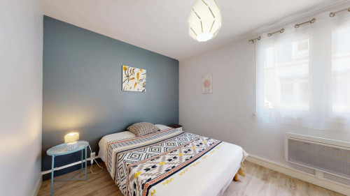 Room in Rue Camy, Pau for 64 m² with 3 bedrooms