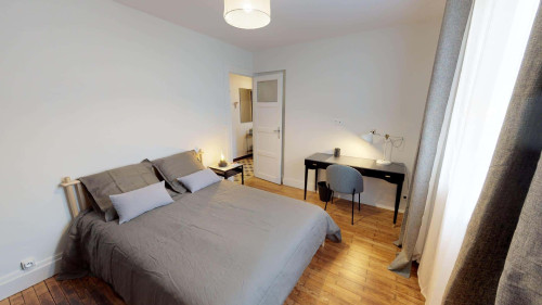 Room in Rue Domer, Lyon for 60 m² with 3 bedrooms