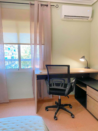 Habitación en Avenida Economista Germán Bernácer, Alicante