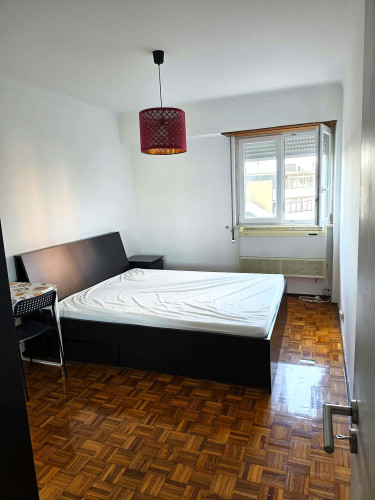 Room in Rua Actriz Palmira Bastos, Lisboa for 88 m² with 4 bedrooms