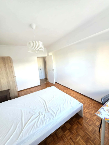 Room in Rua Actriz Palmira Bastos, Lisboa for 88 m² with 4 bedrooms