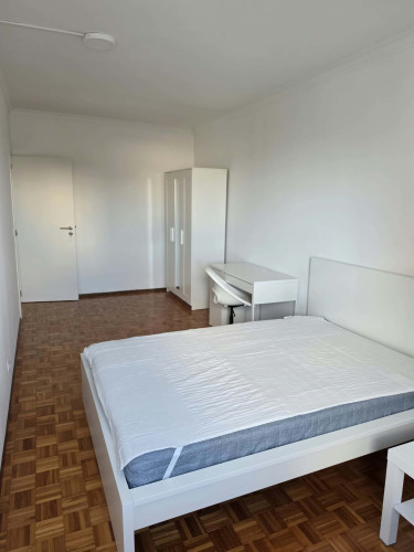 Room in Rua Actriz Palmira Bastos, Lisboa for 88 m² with 4 bedrooms