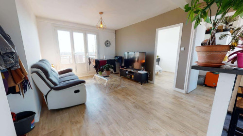 Room in Avenue Jules Guesde, Vénissieux for 61 m² with 4 bedrooms
