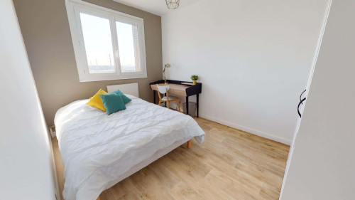 Room in Avenue Jules Guesde, Vénissieux for 61 m² with 4 bedrooms