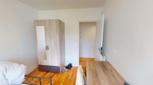 Room in Rue Roger Salengro, Brest for 69 m² with 4 bedrooms