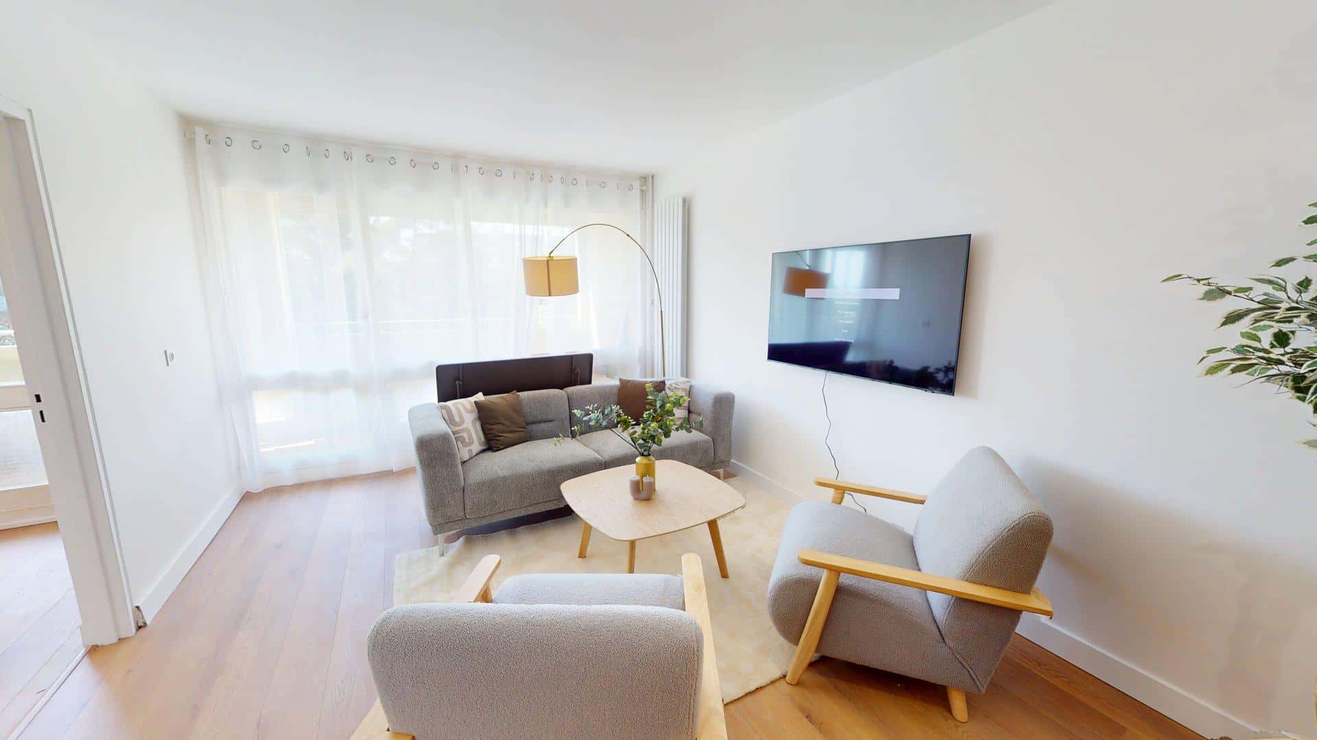 Room In Rue De Meyrin, Ferney-Voltaire For 91 M² With 4 Bedrooms - 1