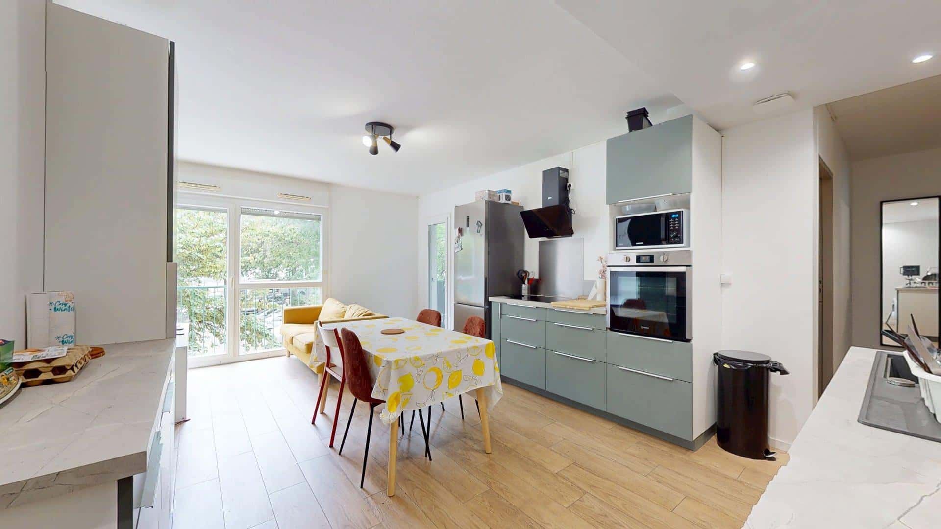 Room In Avenue De La Châtaigneraie, Pessac For 71 M² With 4 Bedrooms - 1