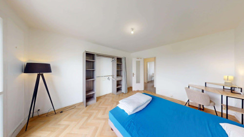 Room in Rue du Bourbonnais, Rennes for 73 m² with 4 bedrooms