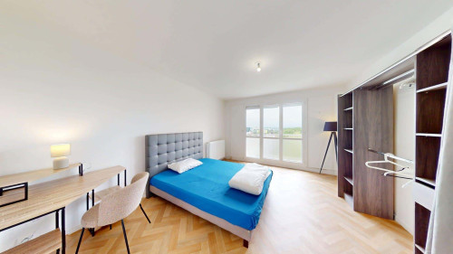 Room in Rue du Bourbonnais, Rennes for 73 m² with 4 bedrooms