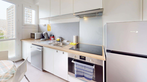Room in Rue du Bourbonnais, Rennes for 73 m² with 4 bedrooms
