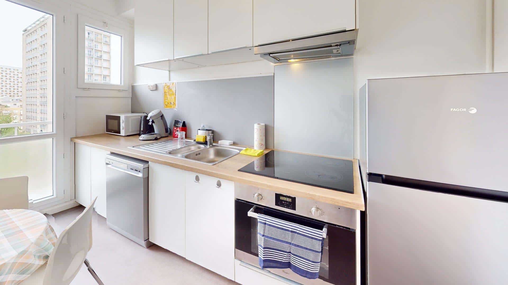 Room In Rue Du Bourbonnais, Rennes For 73 M² With 4 Bedrooms - 1