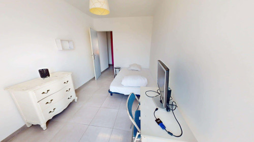 Room in Traverse de la Mère de Dieu, Marseille for 63 m² with 3 bedrooms - Gallery - 5