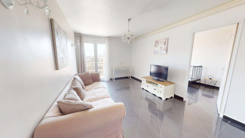 Room in Traverse de la Mère de Dieu, Marseille for 63 m² with 3 bedrooms