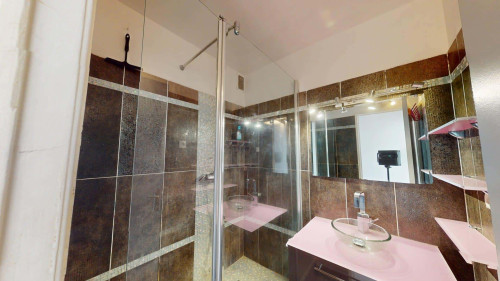 Room in Traverse de la Mère de Dieu, Marseille for 63 m² with 3 bedrooms - Gallery - 12