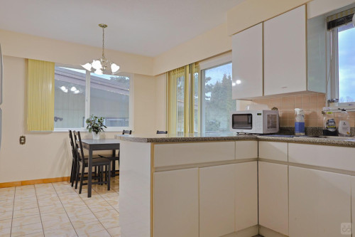 Metro Vancouver Home II - Gallery - 7