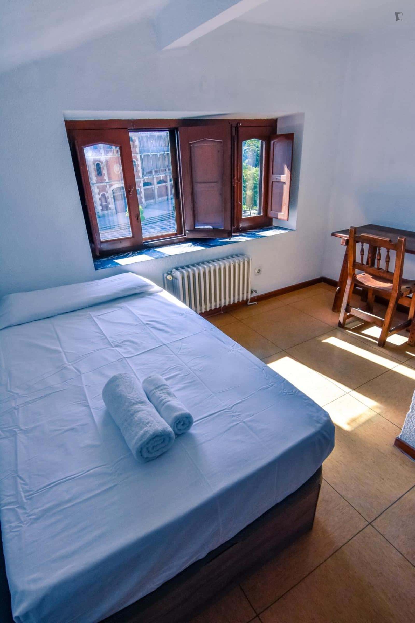 Room For 1700 M² With 36 Bedrooms - 1