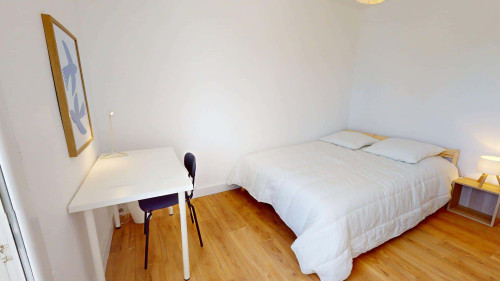 Room in Rue de Suzon, Talence for 89 m² with 4 bedrooms