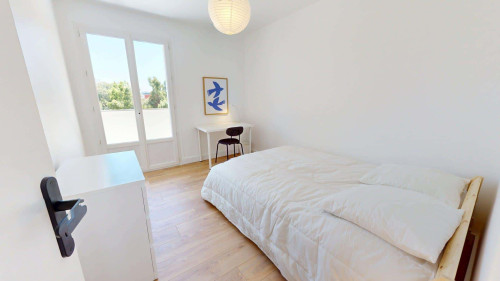Room in Rue de Suzon, Talence for 89 m² with 4 bedrooms