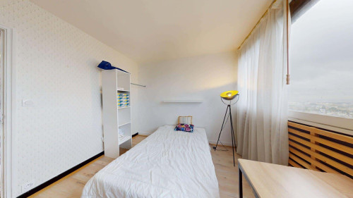 Room in Rue Larevellière, Angers for 112 m² with 4 bedrooms