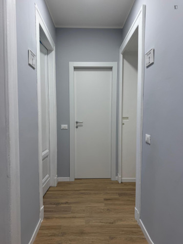Bed in a shared twin bedroom, in the City Life neighbourhood - Gallery - 8