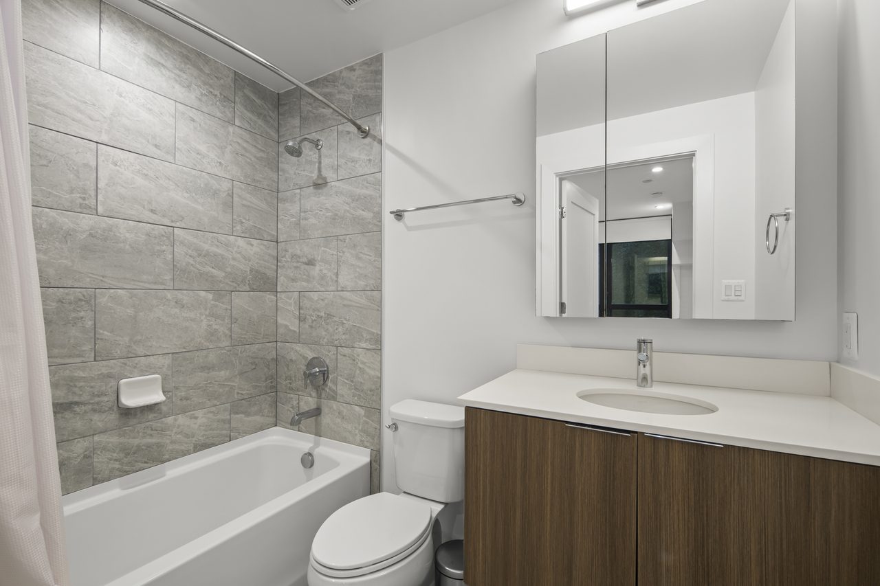 #1918: Dupont Circle - Full Bedroom A - 9