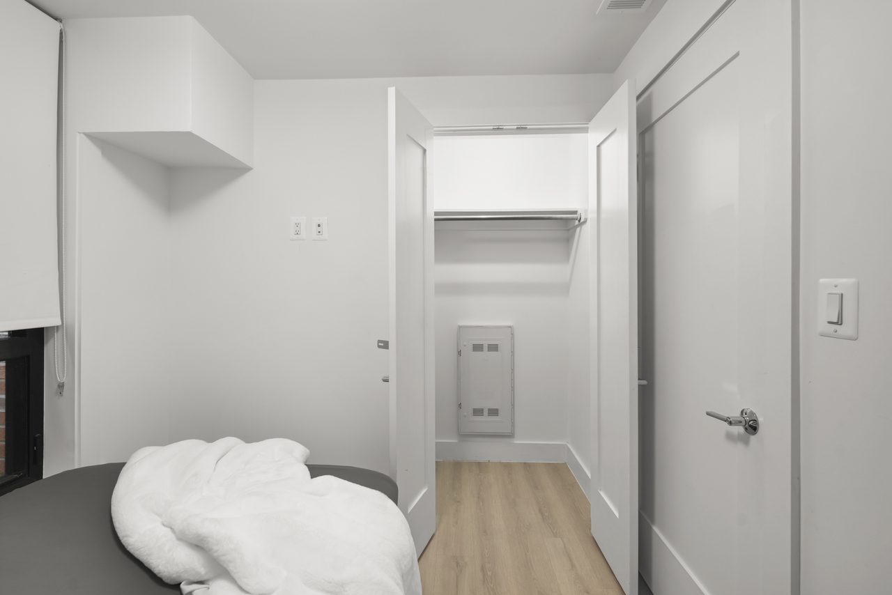 #1918: Dupont Circle - Full Bedroom A - 2