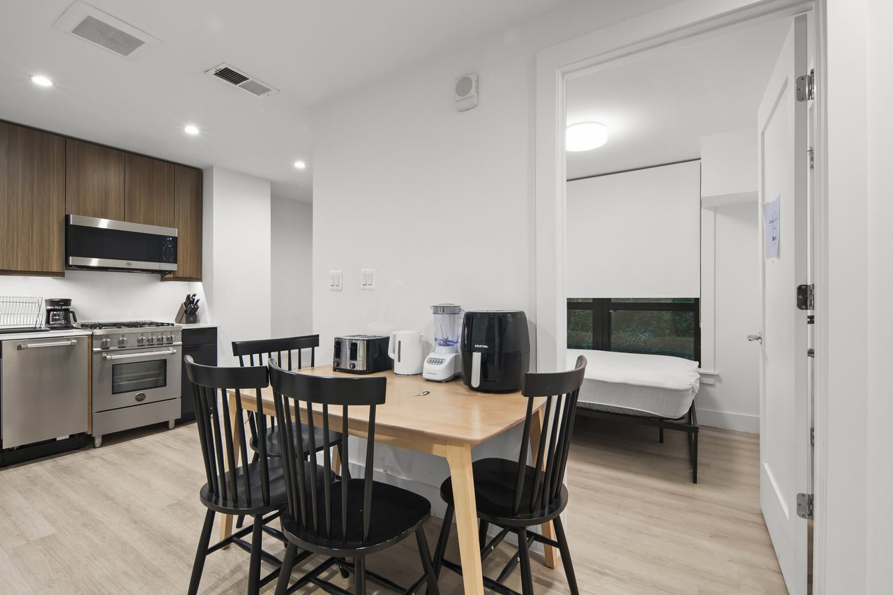 #1918: Dupont Circle - Full Bedroom B - 13