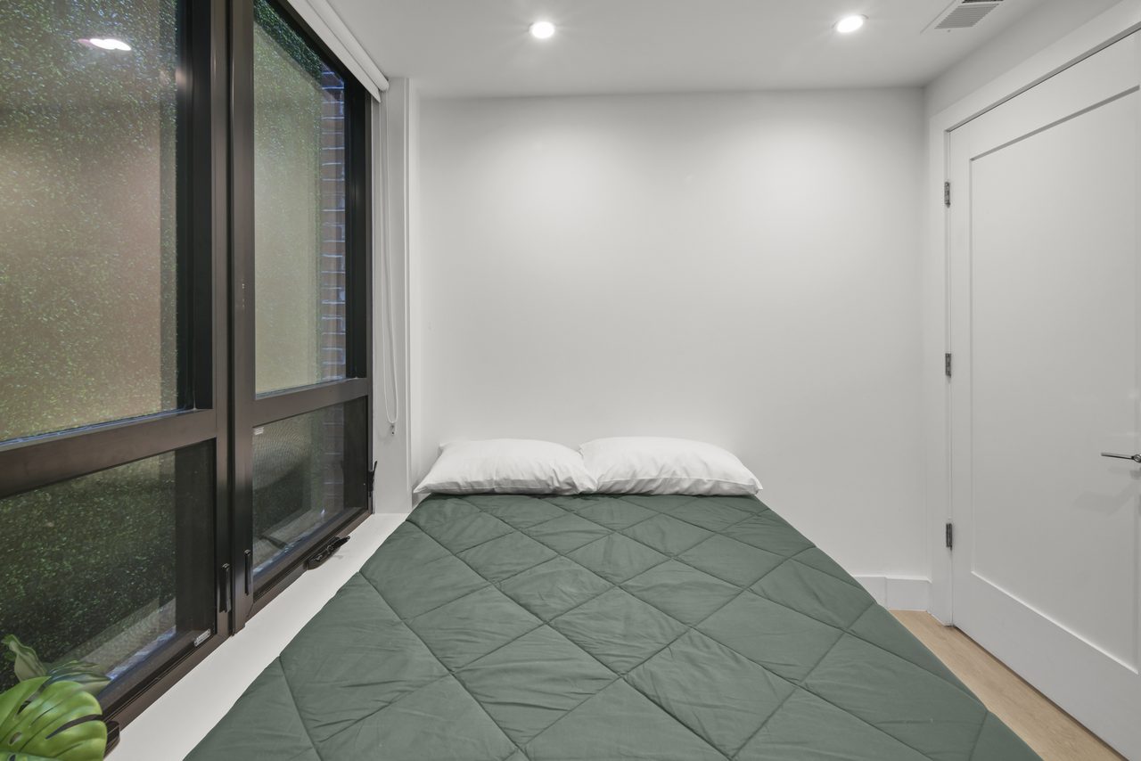 #1918: Dupont Circle - Full Bedroom B - 8