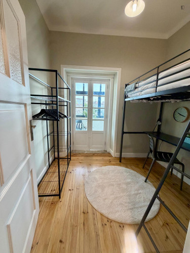 Nice bedroom in a 6-bedroom flat - Gallery - 24