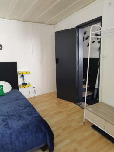 Adorable Single Bedroom close to Faculty of Medicine - Gallery - 4