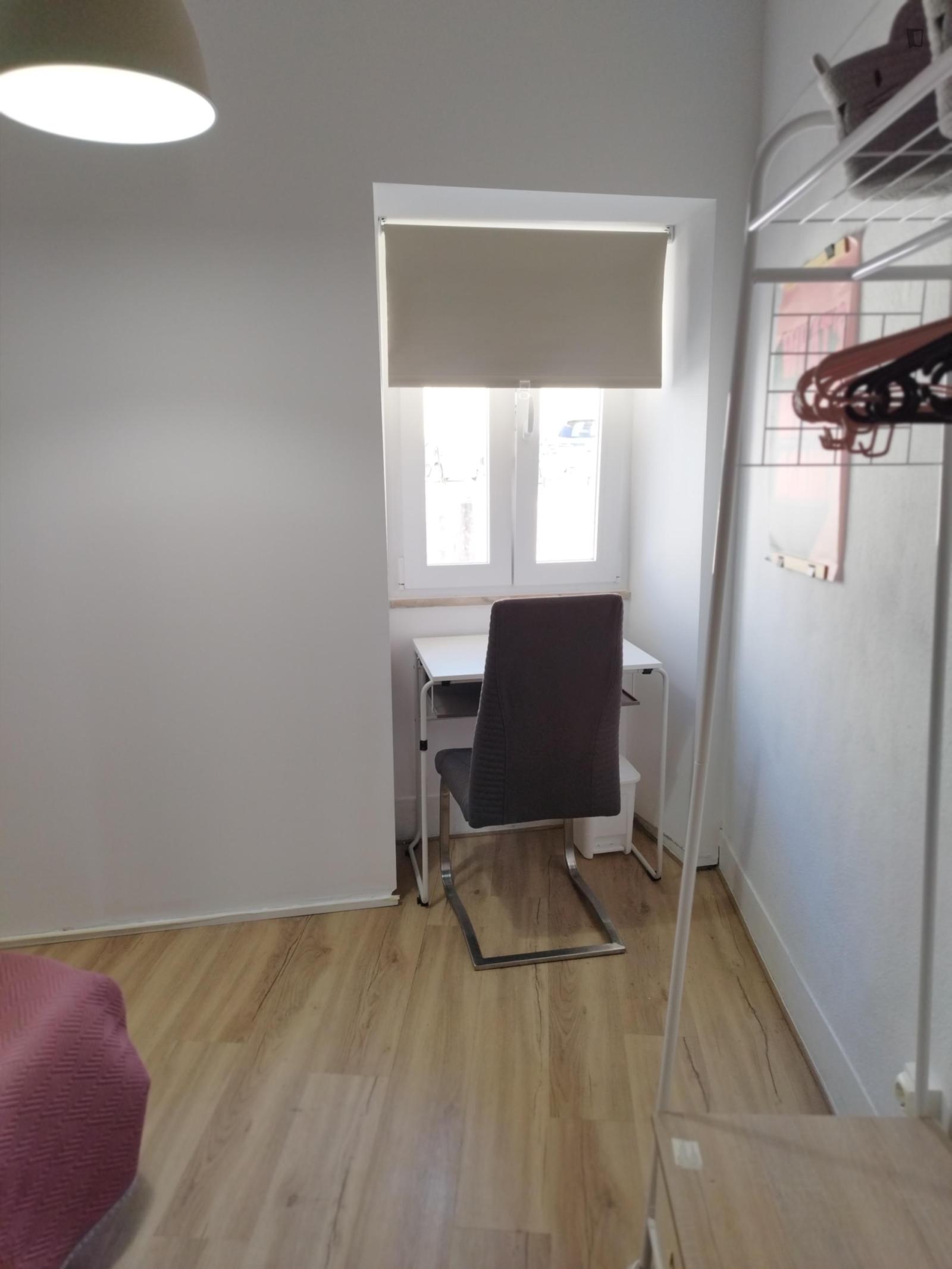 Adorable Single Bedroom Close To Faculty Of Medicine - 1