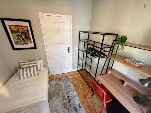 Good bedroom ideally suited to students