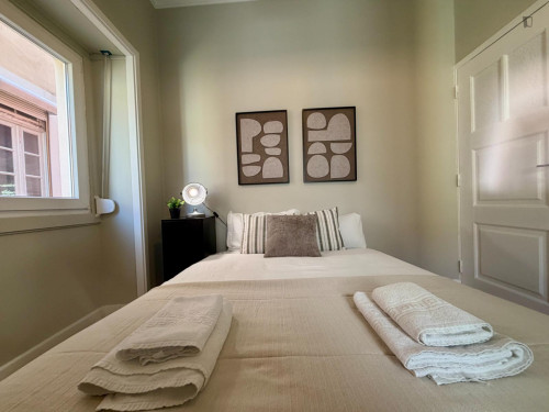 Comfy room close to Praça da República