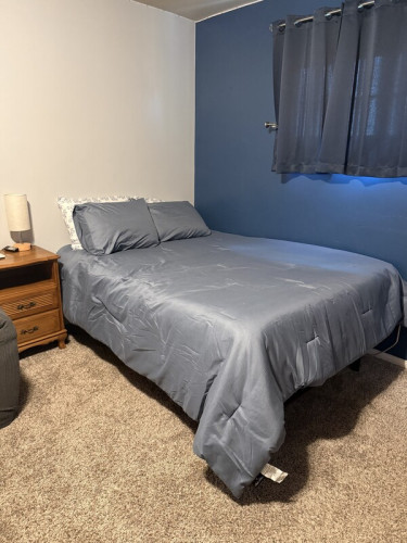Master Bedroom & Private Bath 