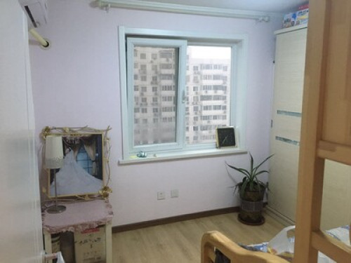 Cozy room with downtown location