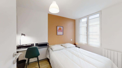 Chambre 2 - VOLTAIRE G