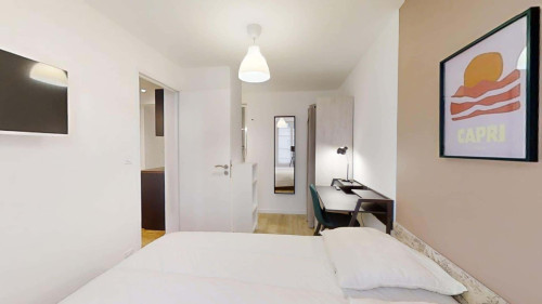 Chambre 2 - VOLTAIRE G