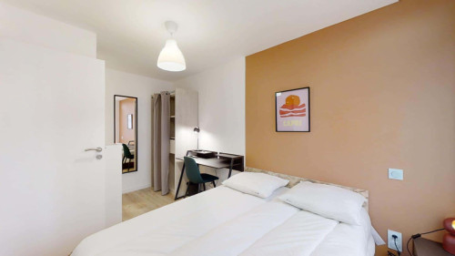 Chambre 2 - VOLTAIRE G